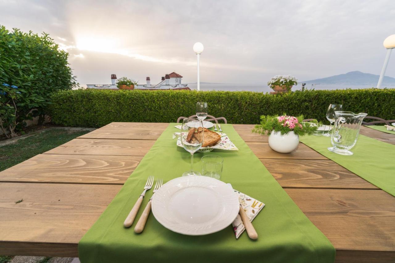 Shanti Home - Restaurant Di Aversano Salvatore ซอร์เรนโต ภายนอก รูปภาพ